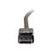 Nahaufnahme eines DisplayPort-Steckers, grauer Kunststoff und silberne Kontakte.