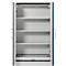 Open witte kast met glazen planken en een lade met een patroon van gaten.