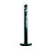 Poteau fumeur noir avec "SMOKERS POLE" et un logo. Le poteau repose sur une base circulaire.