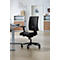 Un fauteuil de bureau noir dans un bureau lumineux. La chaise a un dossier haut et des accoudoirs.