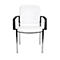 Chaise blanche avec accoudoirs noirs et pieds argentés sur fond blanc.