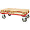 Un chariot de transport en métal rouge avec une palette en bois EPAL posée dessus, sur fond blanc.