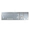 Silberne Tastatur mit weißen Tasten und blauer Umrandung. Oben befinden sich Funktionstasten, darunter Buchstaben, Zahlen und Sonderzeichen.