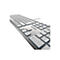 Silberne Computer-Tastatur mit weiÃŸen Tasten, Buchstaben und Zahlen. Die Marke CHERRY ist aufgedruckt.