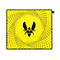 Gelbes Mousepad mit schwarzem Logo und Dreiecks-Muster. Schwarzer Rahmen.