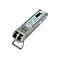 Ein silbernes CWDM-SFP-Modul mit Aufschrift. Das Modul ist länglich, mit zwei Steckplätzen und einem Metallbügel.