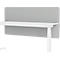 Un bureau blanc avec un séparateur gris. L'écran est fixé au plateau de la table.