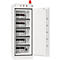 Armoire électrique blanche, ouverte, avec de nombreux appareils électroniques et une lumière rouge en haut.