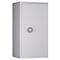 Coffre-fort gris sur fond blanc. Boutons ronds et serrure rotative sur la porte.
