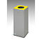 Poubelle grise avec couvercle jaune et trou rond. Des symboles de recyclage sont visibles sur le conteneur.