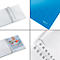 Vier Detailaufnahmen: Notizbuch, Lineal, blaues Mousepad mit Logo, Ringbindung. Verschiedene Perspektiven.