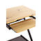 Nahaufnahme eines Computertisches aus Holz mit einem ausziehbaren Tablett für die Tastatur.