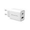 Weißes Ladegerät mit zwei USB-Anschlüssen, Stecker für die Steckdose.