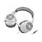 Weiß-graues Headset. Runde Ohrmuscheln mit Corsair-Logo, Mikrofon, Kabel mit Klinkenstecker.
