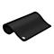 Schwarzes, zusammengerolltes Mauspad mit weißem Firmenlogo. Aufgerollt, mit schwarzem Rand. Oberfläche glatt.