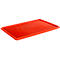 Couvercle rectangulaire et plat en plastique lisse rouge vif sur fond blanc.