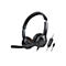 Schwarzes On-Ear-Headset mit ausklappbarem Mikrofonarm, Kabelfernbedienung und USB-C-Anschluss vor weißem Hintergrund.
