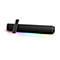 Schwarze Soundbar mit Fernbedienung. Farbige Beleuchtung unten.