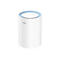 Weißer, zylinderförmiger WLAN-Router von Cudy mit blauem Akzent am oberen Rand vor neutralem Hintergrund.