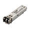 Silberfarbener D-Link SFP Transceiver. Mit Produktbezeichnung, technischen Daten und Warnsymbolen bedruckt.