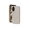 Hellbeige iPhone-Hülle mit eingebautem MagSafe-Ring und einer angebrachten iPhone-Hülle. Auf der Hülle ist ein weißes Logo und ein seitliches Logo zu sehen.