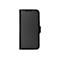 Schwarze Handyhülle aus Leder. Auf der Hülle ist der Schriftzug „dramante1928“ zu sehen.