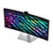 Dell Ultrawide-Monitor in Schwarz mit silbernem Standfuß und integrierter Webcam auf dem Display.