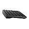 Schwarze, ergonomische Tastatur in Seitenansicht. Tasten sind in Reihen angeordnet, Gehäuse leicht angewinkelt.