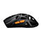 Schwarze Gaming-Maus mit skelettartigem Design und zwei orangefarbenen Seitentasten vor weißem Hintergrund.