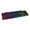 Schwarze mechanische Gaming-Tastatur mit bunter RGB-Beleuchtung auf weißem Hintergrund.