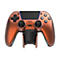 Kupferfarbener Gamecontroller auf einer passenden Ladestation vor weißem Hintergrund.