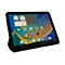 Ein schwarzes Tablet in einer schwarzen Schutzhülle steht leicht schräg auf einer weißen Oberfläche.
