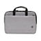 Hellgraue Laptoptasche mit Tragegriffen und Reißverschluss. Auf der Vorderseite befindet sich eine schmale Tasche und ein kleines Logo.