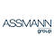 Blaues ASSMANN Group Logo. Schriftzug ASSMANN, darunter in kleinerer Schrift "group".