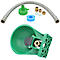 Groene drinker met accessoires, bestaande uit slang, deksel, connectoren. Op een witte achtergrond.