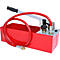 Rote, handbetriebene Druckpumpe mit schwarzem Griff, silberner Hebel und rotem Schlauch.