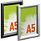 Twee A5 klapframes in zwart en zilver met een groene achtergrond en oranje A5 belettering.