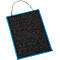Un griffoir rectangulaire pour chats, noir avec des taches gris clair, cadre bleu, suspension noire.