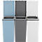 Trois poubelles rectangulaires, une bleue, une grise, une blanche, les couvercles sont ouverts.