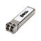 Ein silberner Dell SFP-Transceiver mit weißem Etikett und schwarzem Dell-Logo.