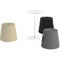 Divers petits tabourets et une table d'appoint blanche sur fond blanc. Les tabourets sont beiges, noirs et gris.