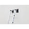 Une échelle en aluminium appuyée contre un mur blanc. Elle est fixée avec deux supports noirs.