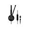 Schwarzes Headset mit Mikrofon, USB-Anschluss und Bedienelementen, vor weißem Hintergrund.