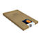 Brauner Karton mit Epson-Tintenpatrone, orangefarbene Tintenpatrone, schwarze Barcodes und Text auf dem Karton.