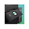 Nahaufnahme des Bedienfelds eines schwarzen Epson-Druckers mit Touchscreen-Display und Tintentanks.