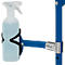 Beugel voor een spuitfles met een blauw frame, waarin een witte fles staat.