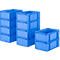 Verschillende blauwe plastic dozen, gestapeld.
