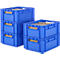 Blauwe plastic dozen, deels gevuld met bruine rollen, gestapeld.