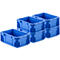 Blaue Kunststoffboxen, gestapelt und nebeneinander. Klare Formen, leuchtende Farbe, neutraler Hintergrund.