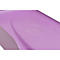 Detailopname van een paars plastic oppervlak met een in reliëf aangebracht logo. De kijkhoek is iets van bovenaf.